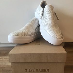 Steve Madden Glaammar Zip Platform Sneaker